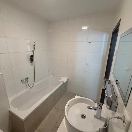 Turm 24h Self Check In By H&h Hotel