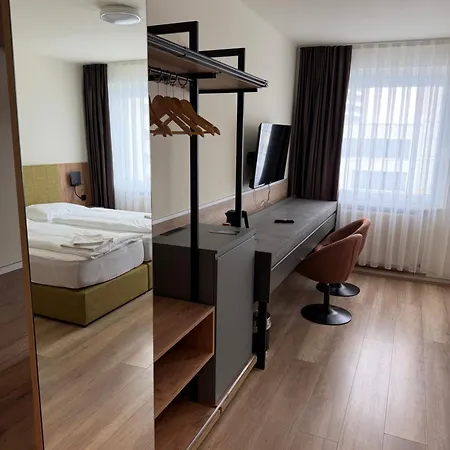 Turm 24h Self Check In By H&h ホテル リンツ