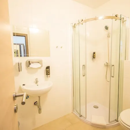 Turmfalke 24h Self Check In 2*