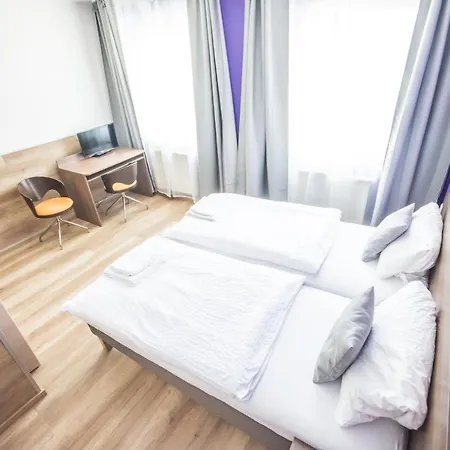 Turmfalke 24h Check In 2* Linz