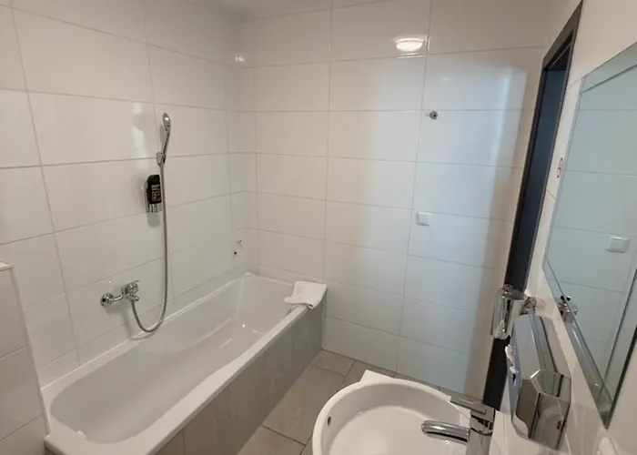 Turm 24h Self Check In By H&h ホテル