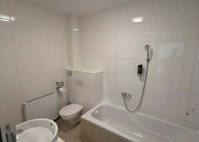 Turm 24h Self Check In By H&h 2* リンツ