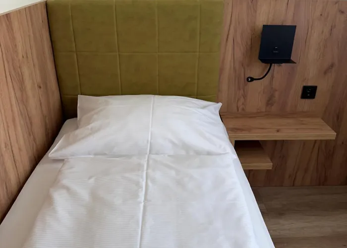 ホテル Turm 24h Self Check In By H&h リンツ